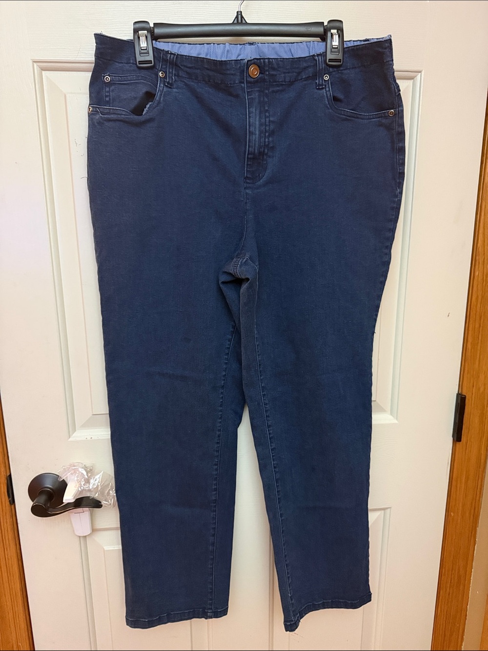 Appleseed's Women's Navy Straight-Leg Jeans
